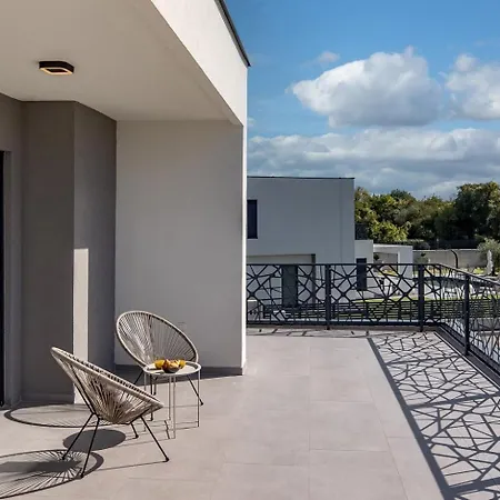 New! Luxury Alta & Montira Two Heated Pool Villa Juršići