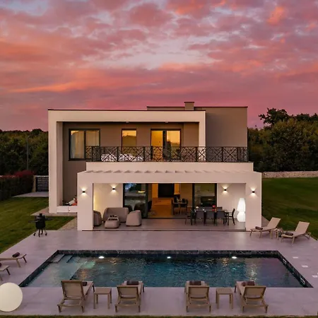 New! Luxury Alta & Montira Two Heated Pool *