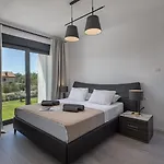Vila New! Luxury Alta & Montira Two Heated Pool Juršići
