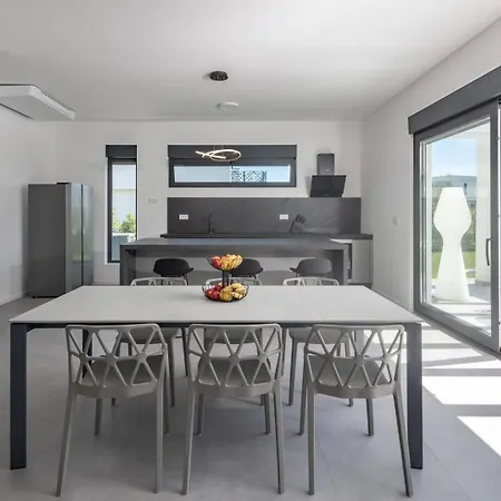 New! Luxury Alta & Montira Two Heated Pool Vila